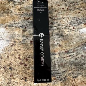 Giorgio Armani neo nude true to skin natural glow foundation 3.5